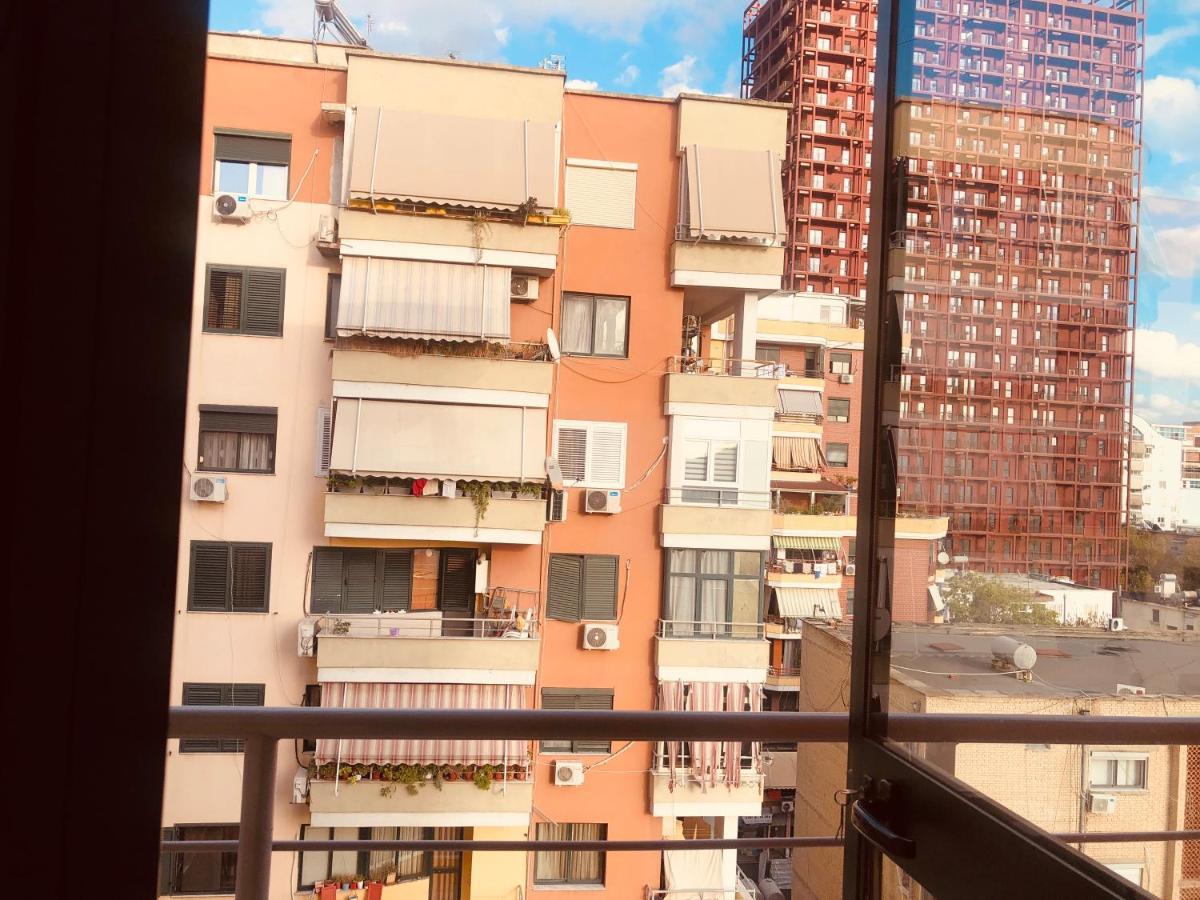 Laureta Central Apartment Тирана Екстер'єр фото