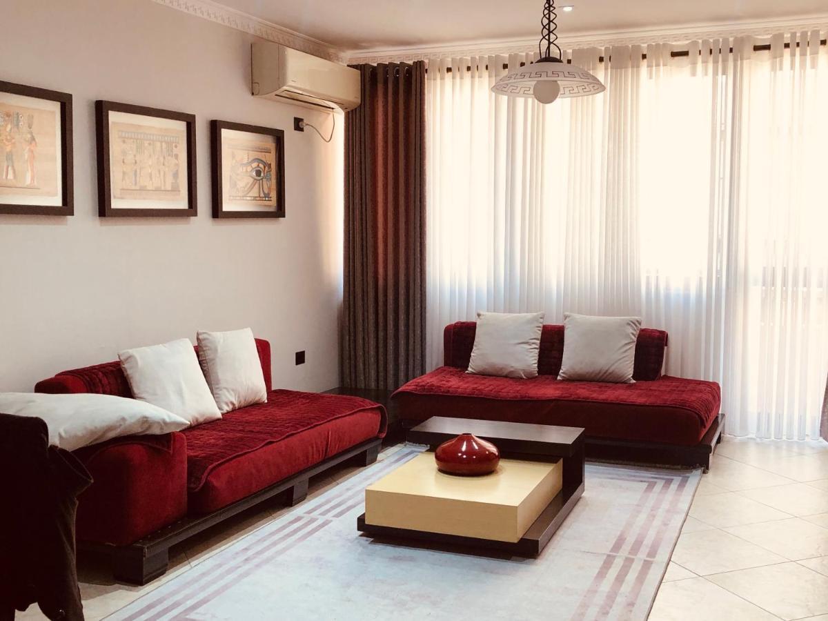 Laureta Central Apartment Тирана Екстер'єр фото