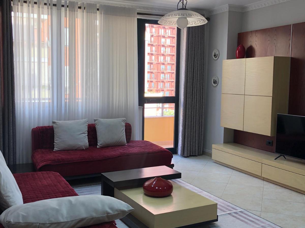 Laureta Central Apartment Тирана Екстер'єр фото