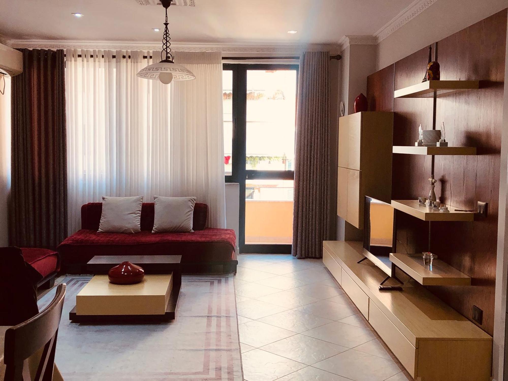 Laureta Central Apartment Тирана Екстер'єр фото